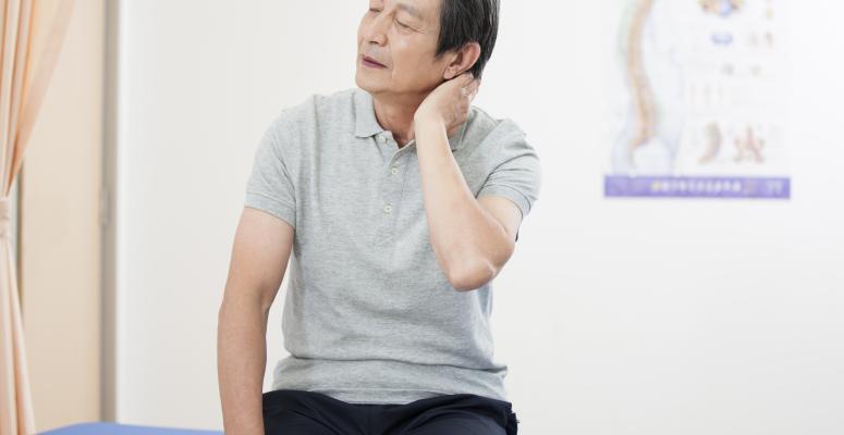 2 treatment options for throbbing pain in your neck